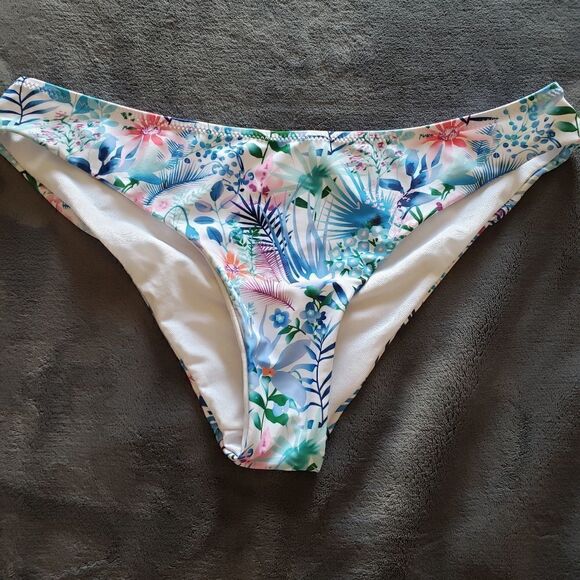 Shekini swim bottom  - Picture 1 of 3